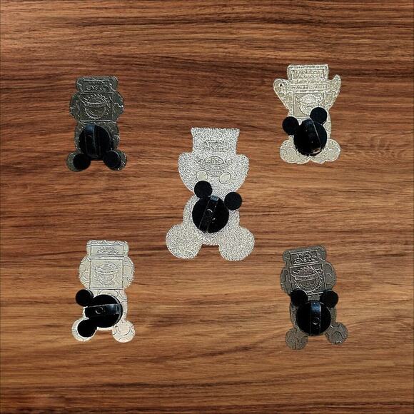 5 Vinylmation Disney Parks Trading Pins, Plus 2 Bonus Pins - Picture 2 of 2